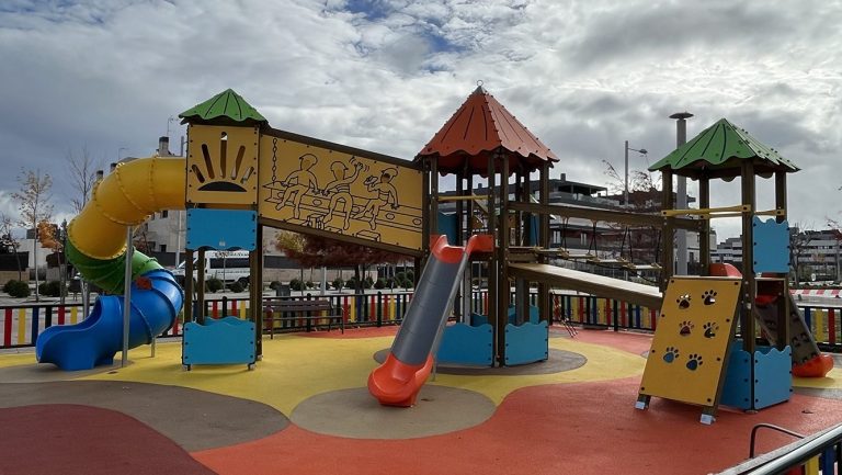 COLUMPIOS Y CASTILLOS PARA PARQUES INFANTILES