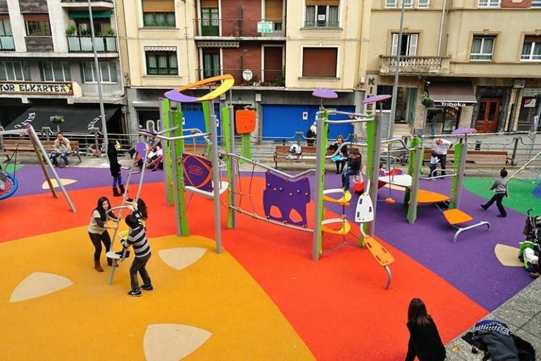 MULTIJUEGOS Y CASTILLOS PARA PARQUES INFANTILES