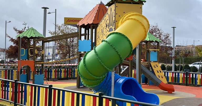 COLUMPIOS Y CASTILLOS PARA PARQUES INFANTILES